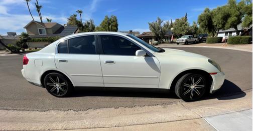 Photo 2 of 16 of 2003 INFINITI G35 Base